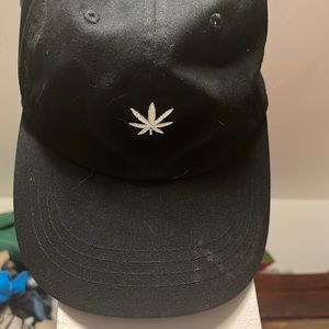 Flow Kana black Cap by The Classics Yupoong